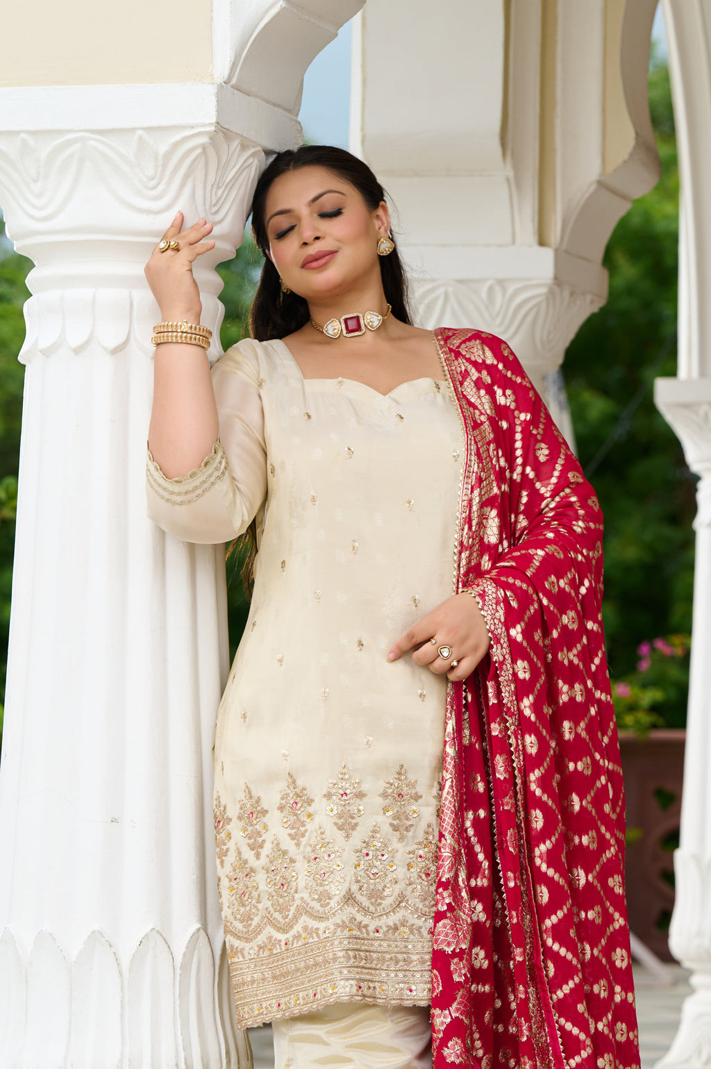 Plus Size Exclusive Regal Ivory Embroidered Kurta Set with Contrast Dupatta