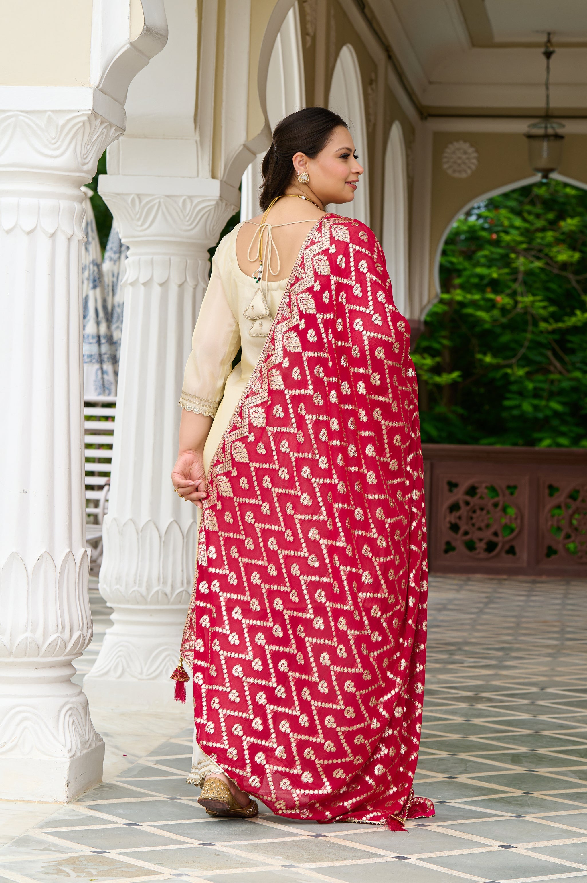 Plus Size Exclusive Regal Ivory Embroidered Kurta Set with Contrast Dupatta