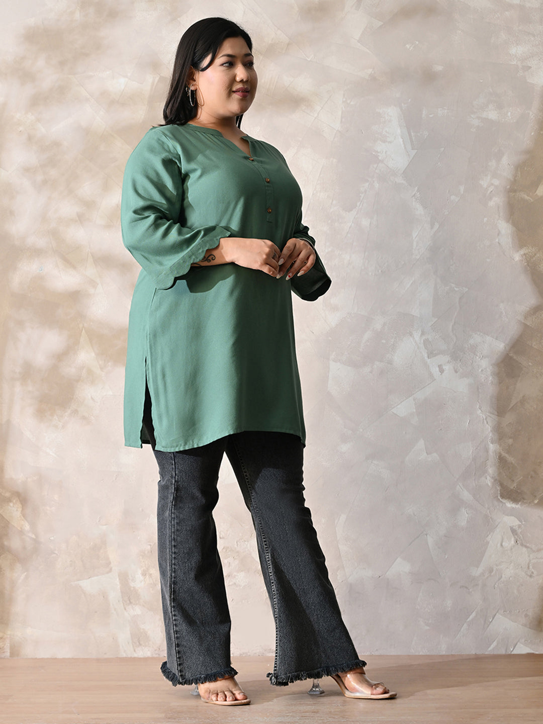 Sage Green Relaxed Fit Scalloped Rayon Kurta